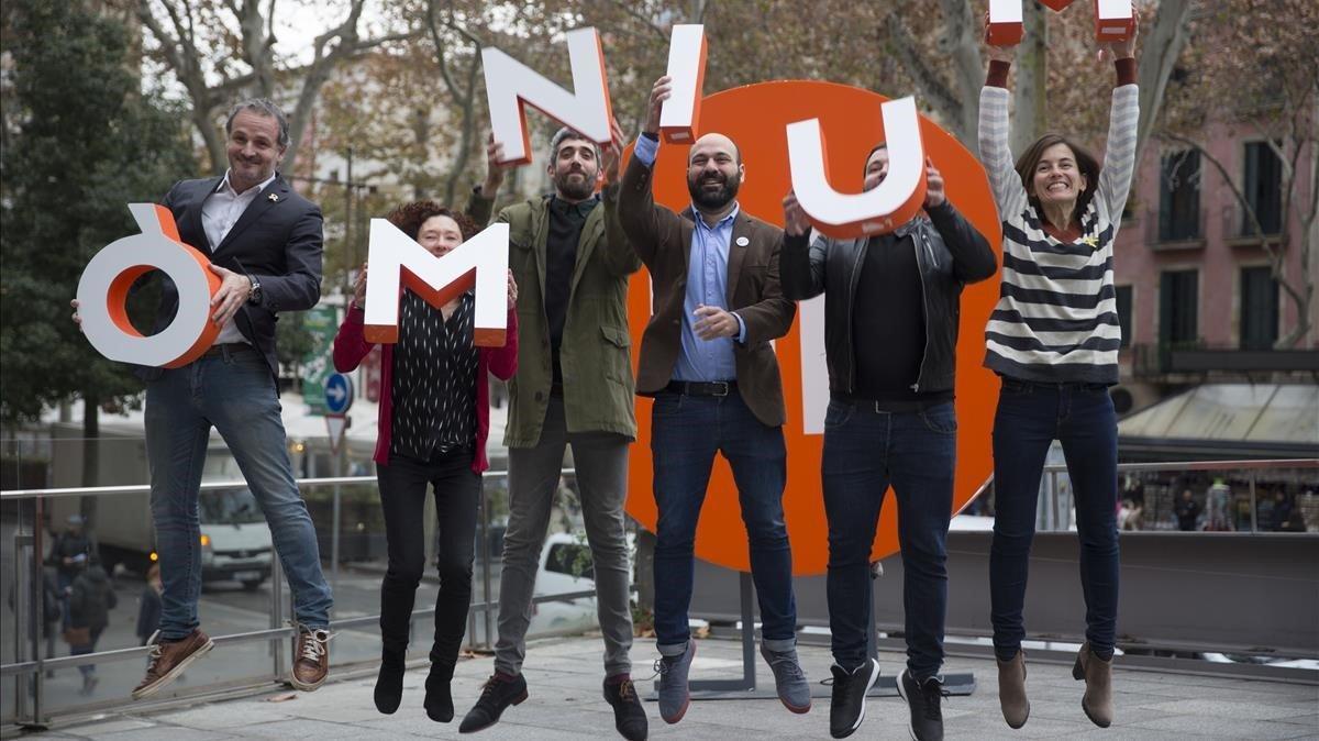 Jordi Cabré,  Maite Carranza,  Víctor Garcia Tur, Marcel Mauri, Carles Rebassa y Núria Franquet, premios Ommium.