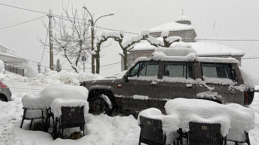 Una copiosa nevada que tiñó de blanco Oseja de Sajambre