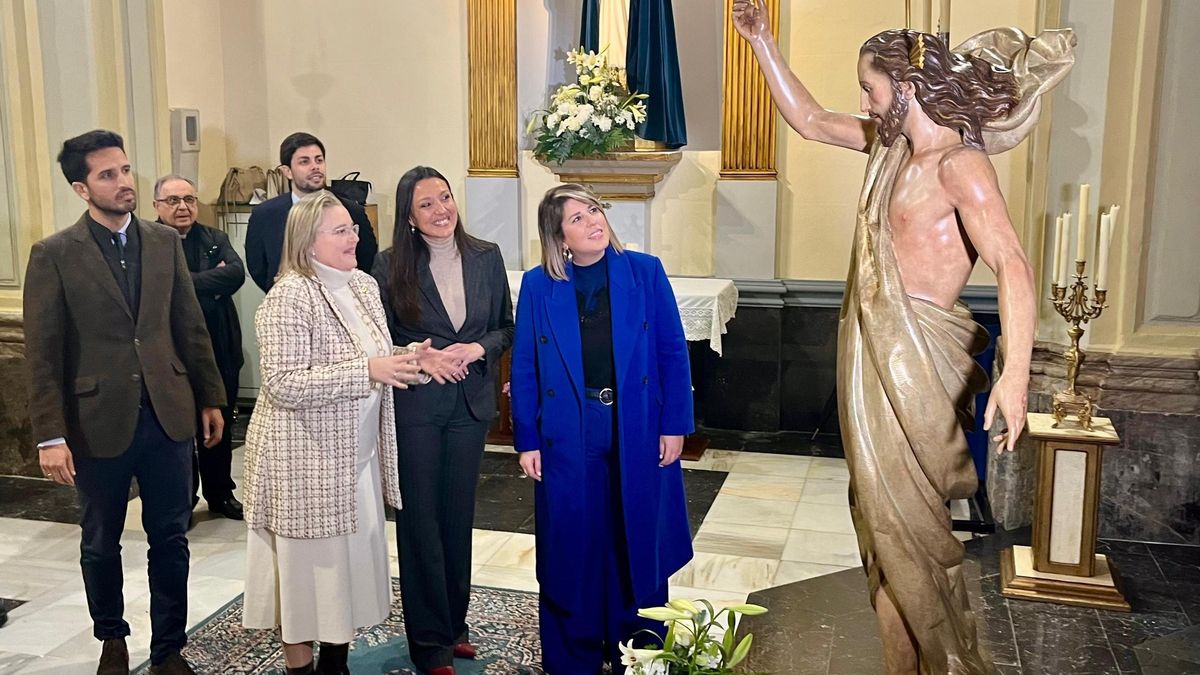 Acto de entrega del Cristo restaurado a la Cofradía del Resucitado