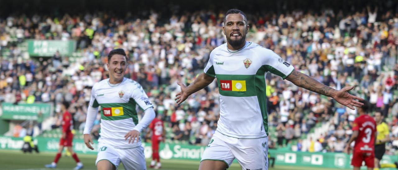 Jonathas celebra un gol con el Elche este curso.