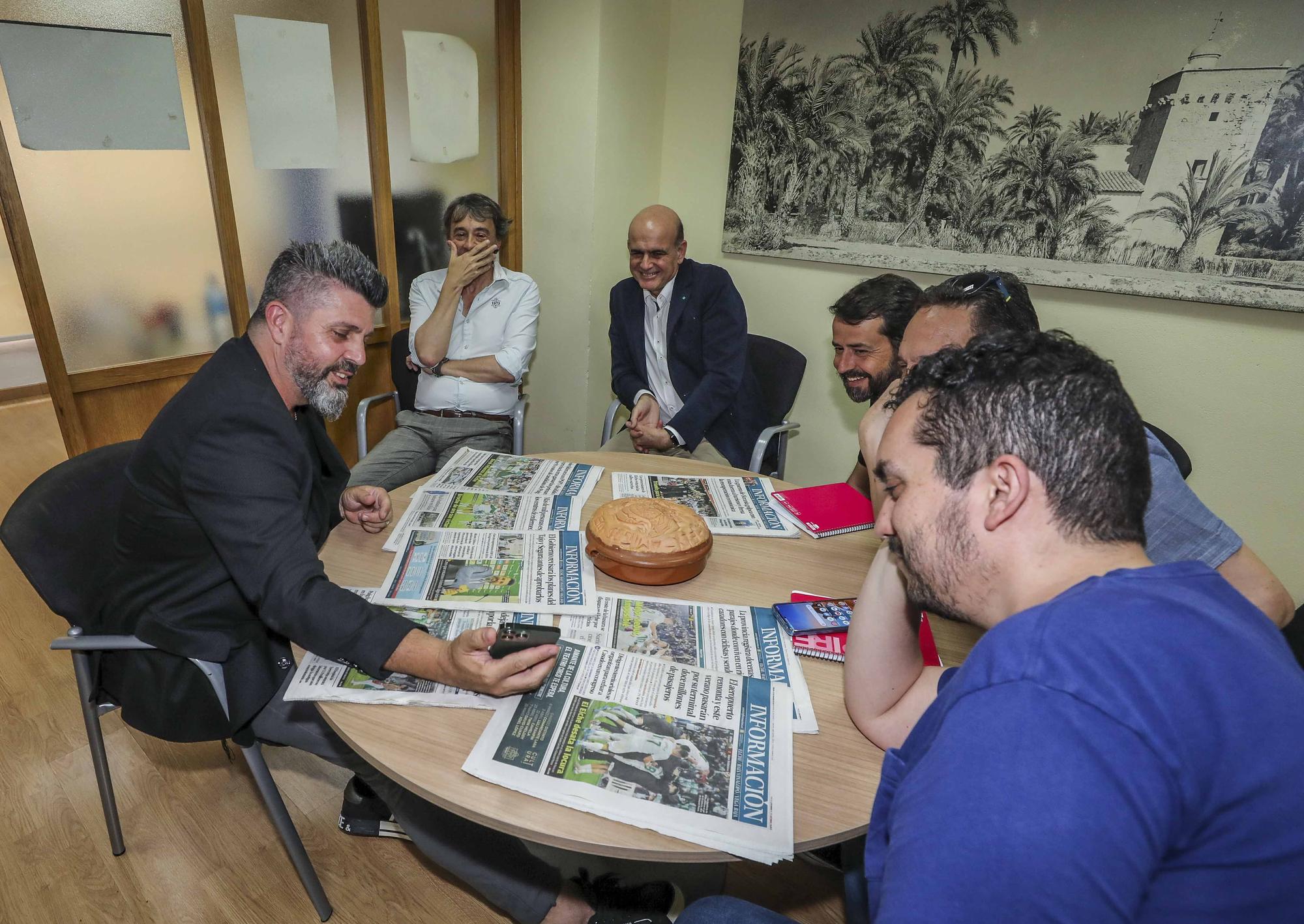 Visita Bragarnik dueño del Elche cf a la Redaccion de informacion en Elche