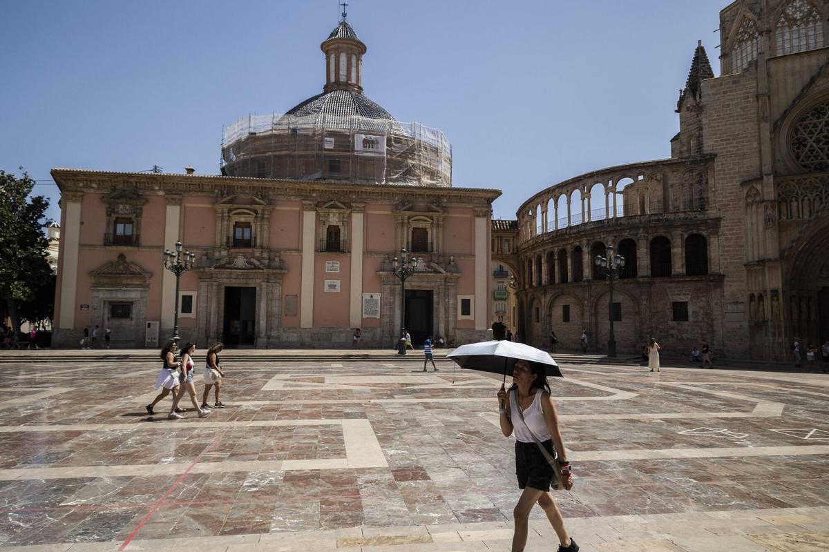 Valencia. VLC. Calor extremo en Valencia con temperaturas de hasta 43 grados y térmometros que marcan hasta 48