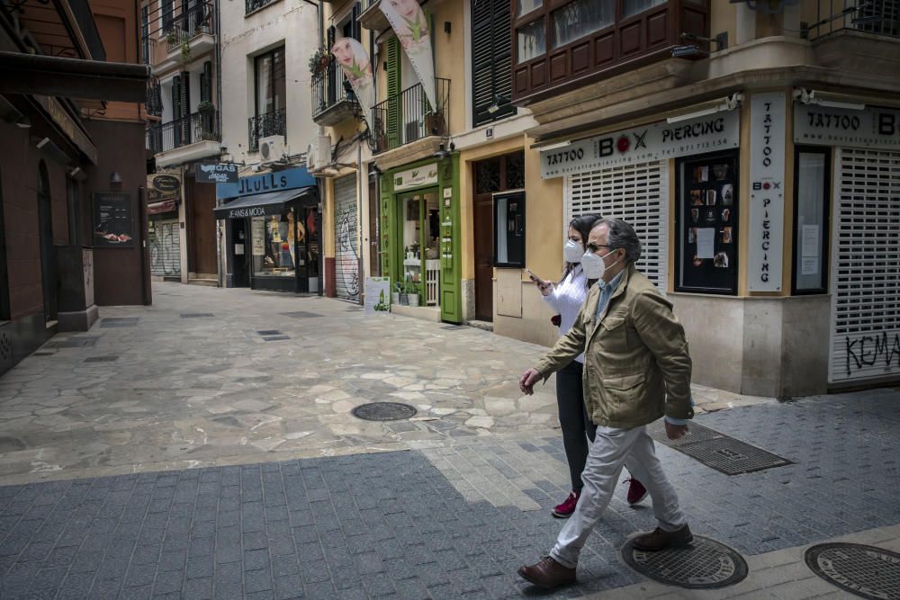 Coronavirus en Mallorca: Gran ocupación de terrazas y poca actividad en los comercios