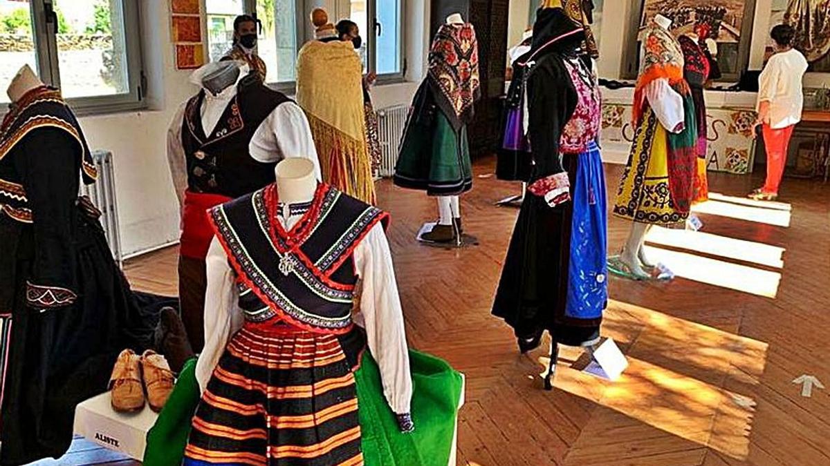 Interior del Museo del Traje Carbajalino, de donde desaparecieron las piezas.