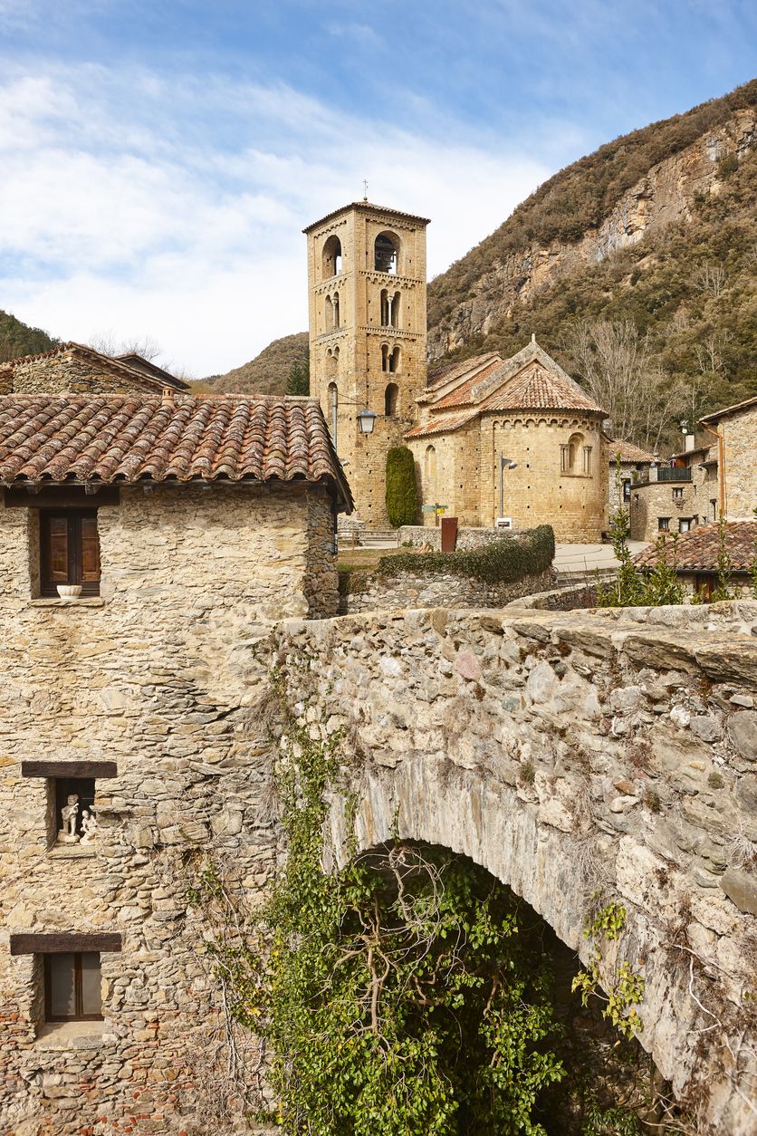 Beget es un pueblo a 20 minutos de Camprodón que forma parte de su término municipal, y una visita obligada.