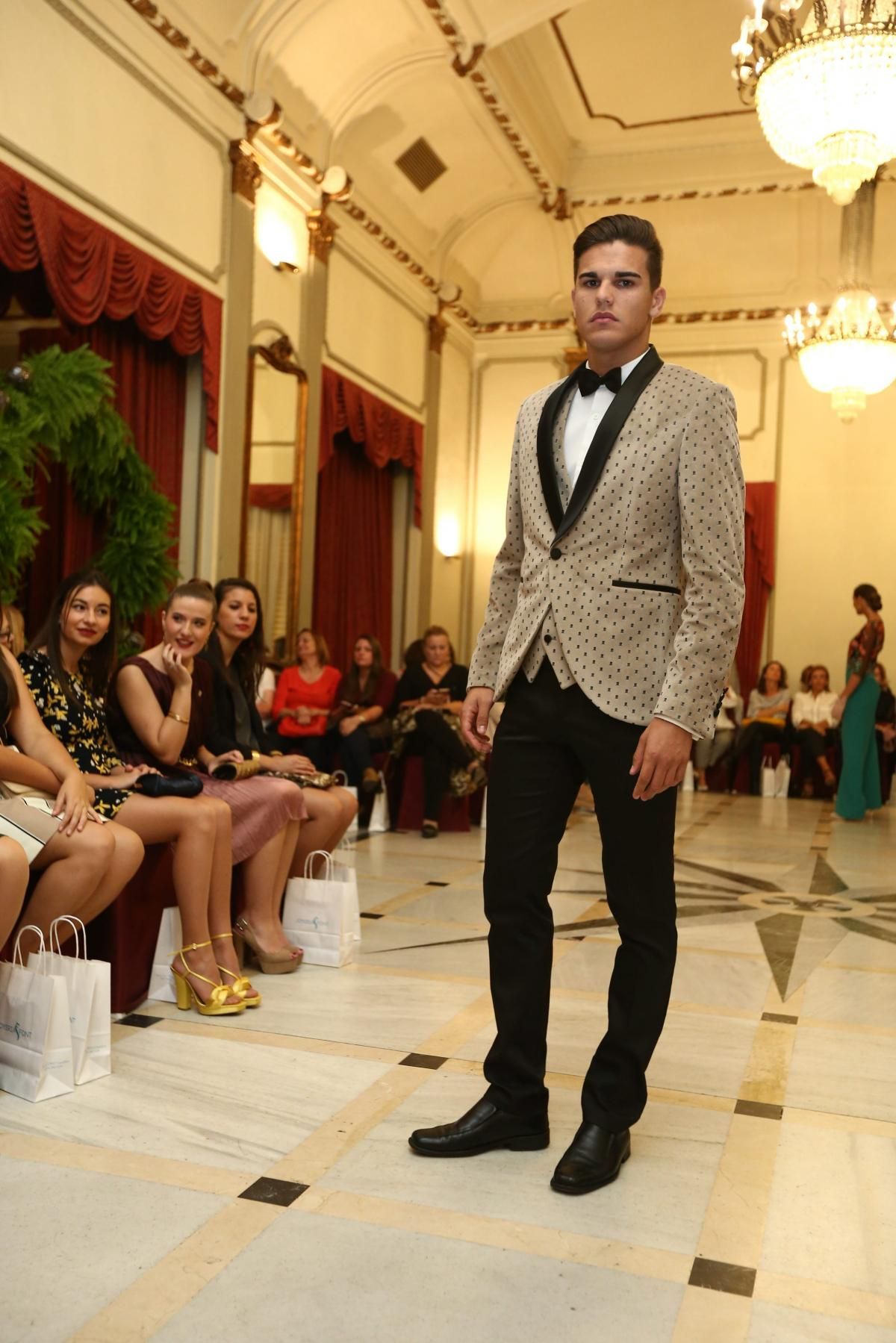 Desfile de Higinio Mateu y Joyería Font en el Casino