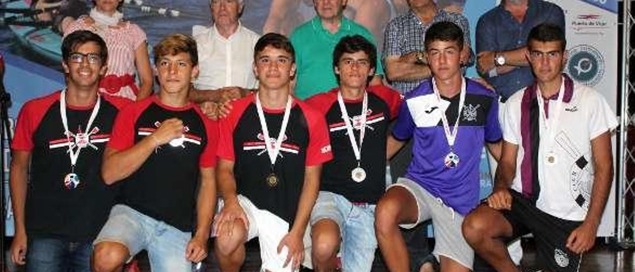 Podio doble scull cadete masculino del Gallego.