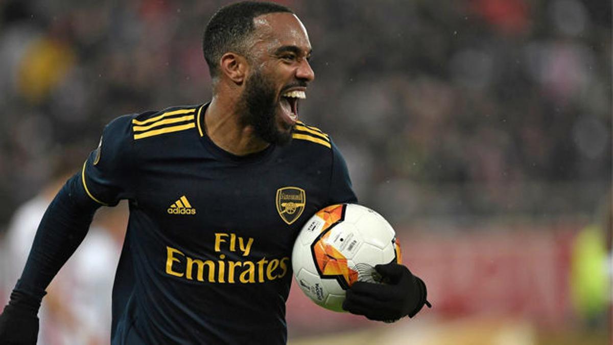 Lacazette saca al Arsenal del infierno