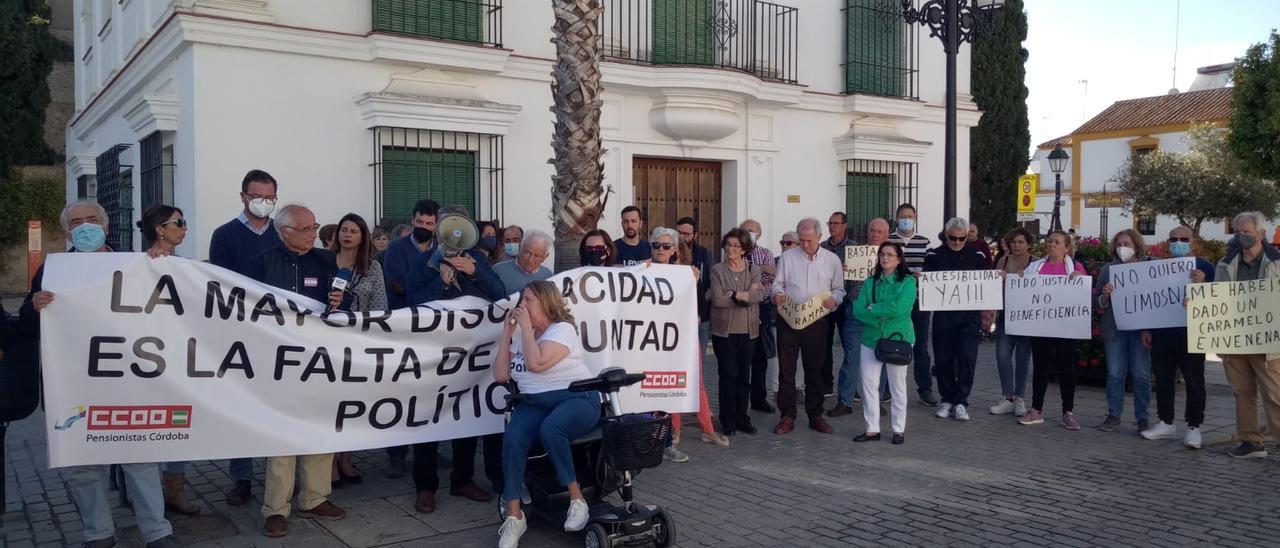 Concentración en apoyo a Dolores Pedraza.