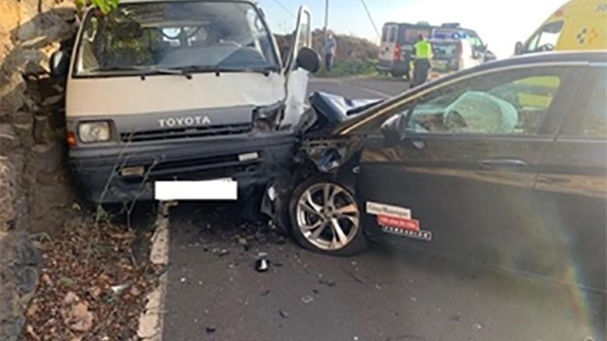 Imagen del accidente tras el que dos padres fueron detenidos por no llevar a su hija en una silla de retención infantil.