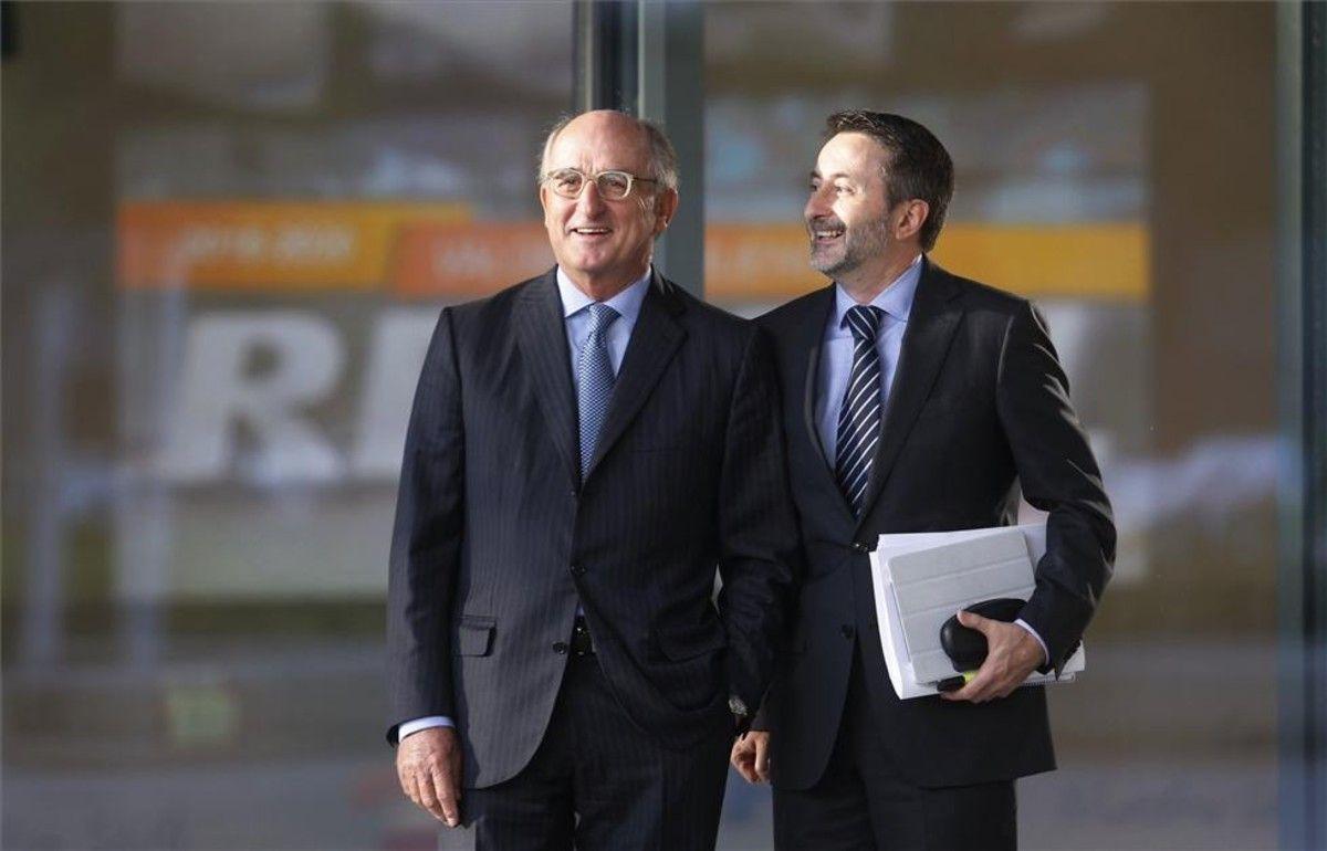 Josu Jon Imaz (izquierda) y Antoni Brufau, de Repsol.