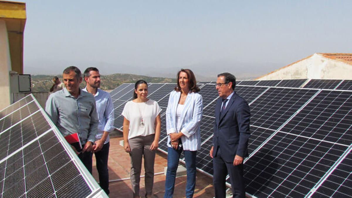 Visita de Miguel Briones a un instituto de Alhaurin Grande.