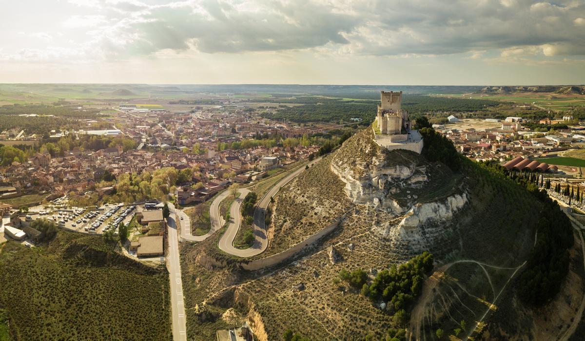 Vista aérea del castillo de Peñafiel en Valladolid.