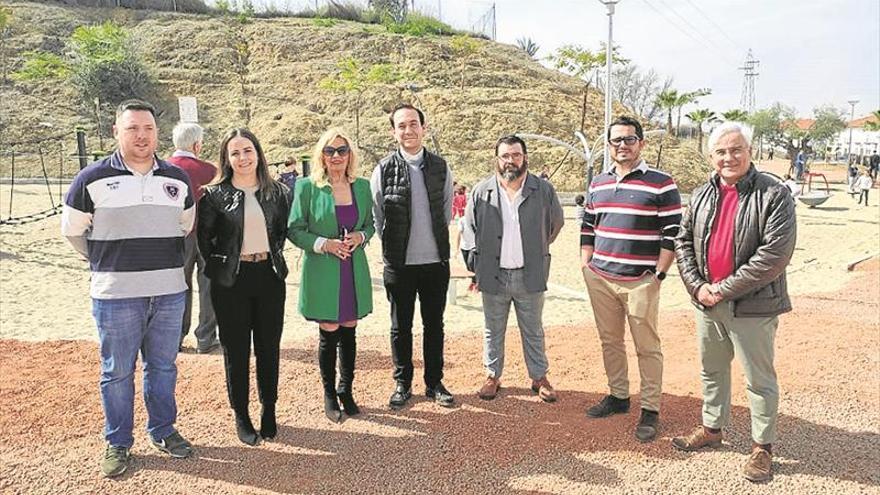 El Ayuntamiento de Pedro Abad inaugura el Parque de los Niños