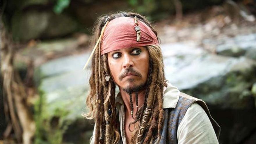 Depp es el Capitán Jack Sparrow..