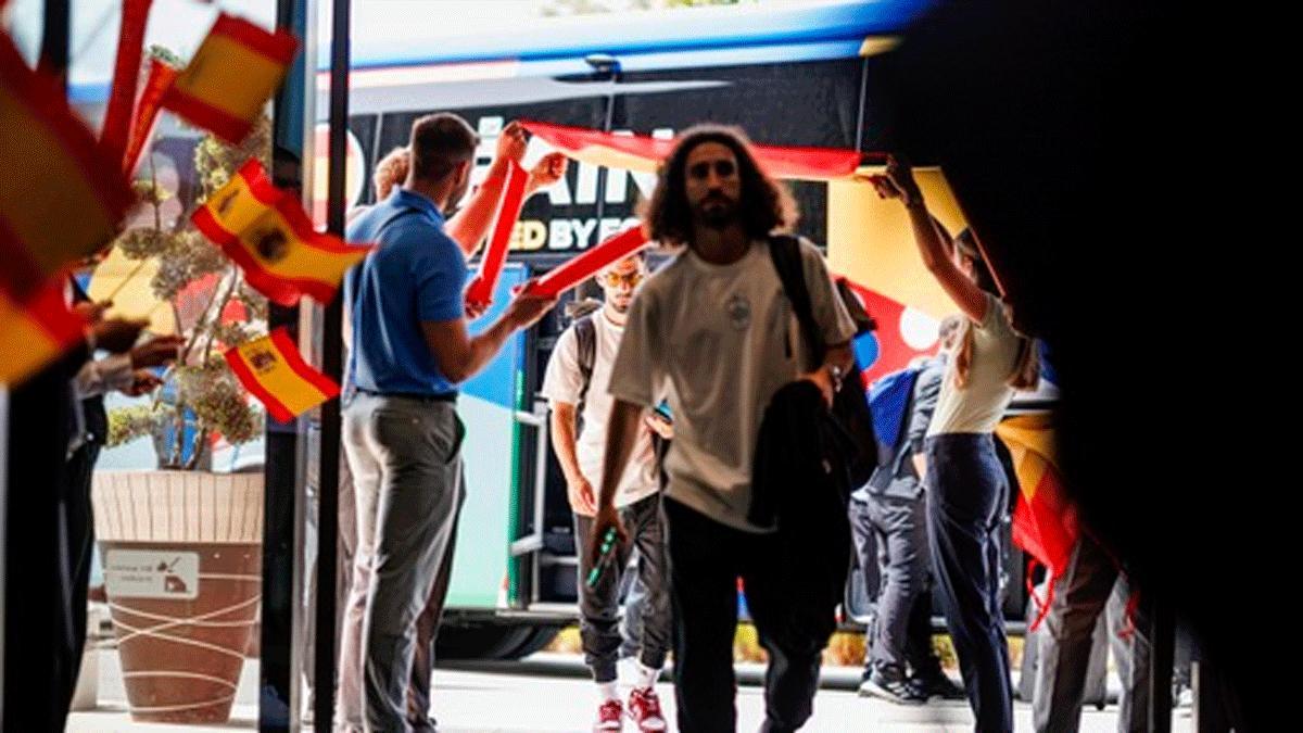 La Selección viaja de regreso a su campamento base de la Eurocopa tras ganar a Italia