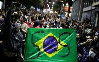 Protestas en Brasil en contra de Bolsonaro en plena crisis del COVID-19