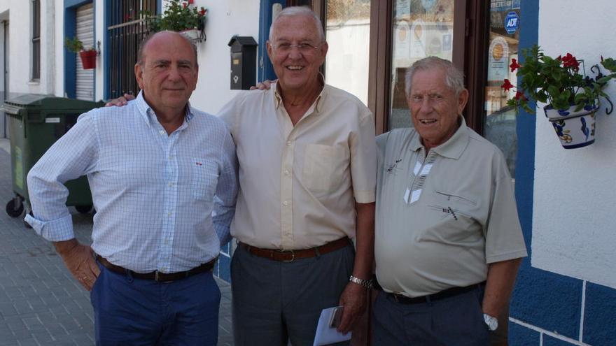 El geólogo José Luis Hervás, y los alcaldes de Benidorm y Beniardá en 1978, Rafael Ferrer Meliá y César Vicedo, en un encuentro organizado por la Fundación Frax en 2019.