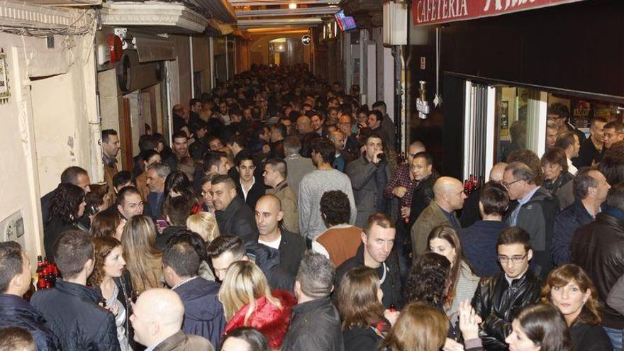 Las tascas de Castellón no podrán vender alcohol en la calle a partir de las 22.00 horas