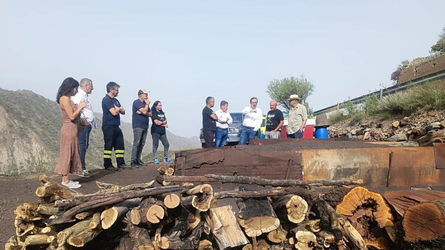 Reconocimiento del Cabildo de Gran Canaria a la Asociación Charamusco de carboneros de la cumbre