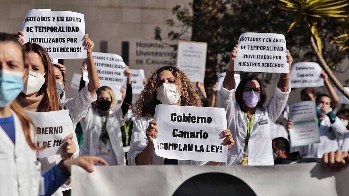 Movilización de los médicos en el Hospital Universitario de Canarias (HUC).