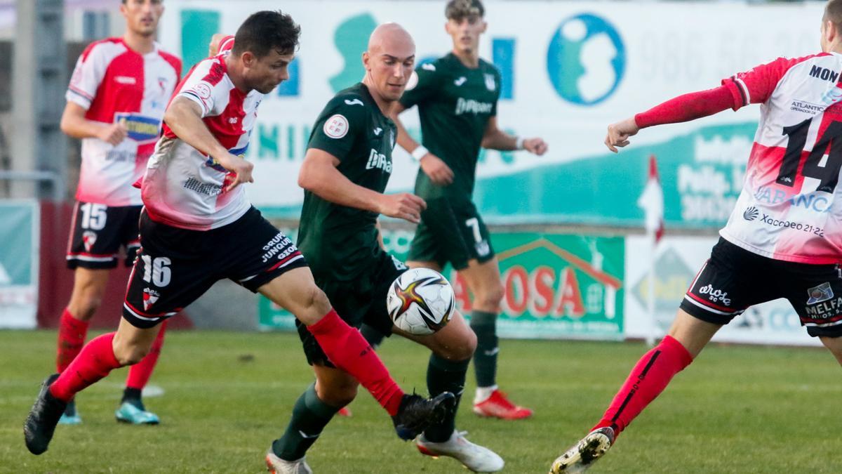 Alberto Martín se medirá al filial de un club con el que ascendió a Primera División.