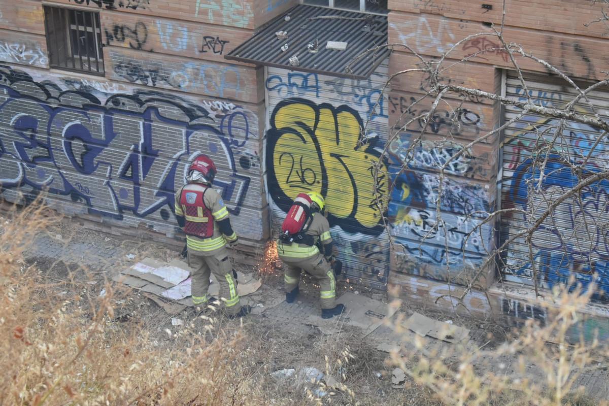 Fotogalería | Las imágenes del incendio el edificio abandonado de Reyes Huertas Fotogalería | Las imágenes del incendio el edificio abandonado de Reyes Huertas