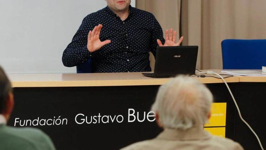 José Manuel Rodríguez Pardo, ayer, durante su conferencia en la Fundación Gustavo Bueno.