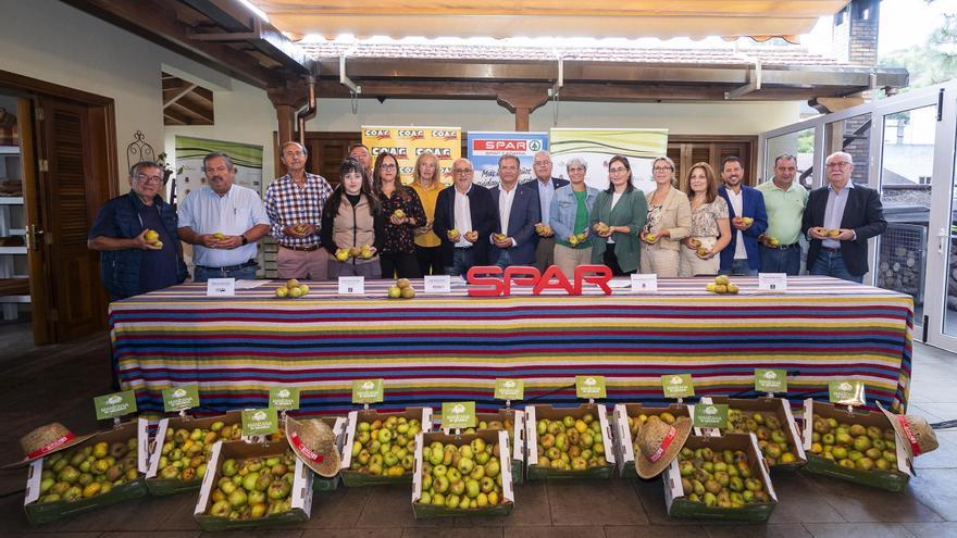 Spar venderá en sus supermercados 8.000 kilos de manzana reineta de Valleseco