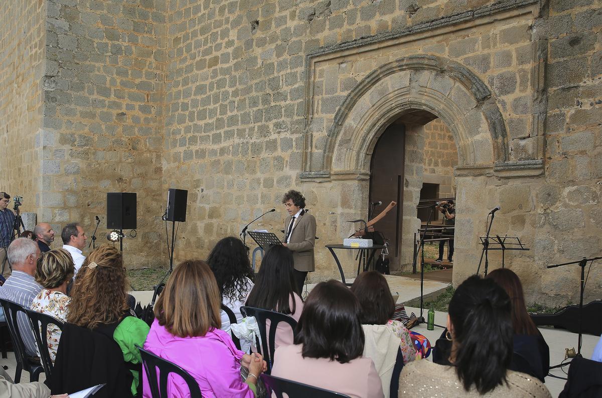 El castillo de Belalcázar acoge la entrega del 14º Premio Solienses a Fernando González Viñas.