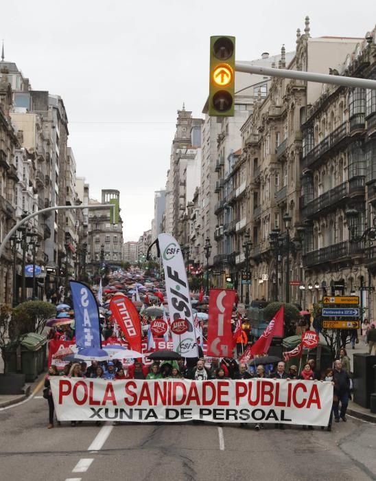 Miles de manifestantes piden una sanidad pública de calidad // Alba Villar