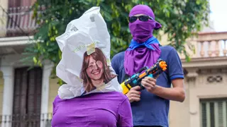 Simulan el secuestro de Laia Bonet en el inicio de las fiestas de Gràcia de Barcelona