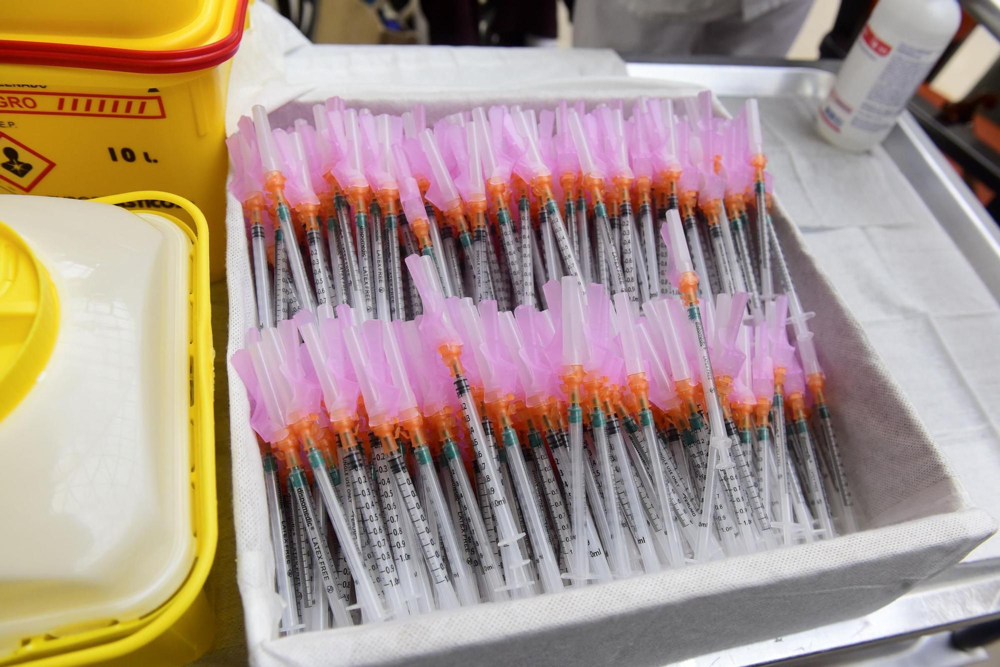 Vacunación en la residencia Torrente Ballester