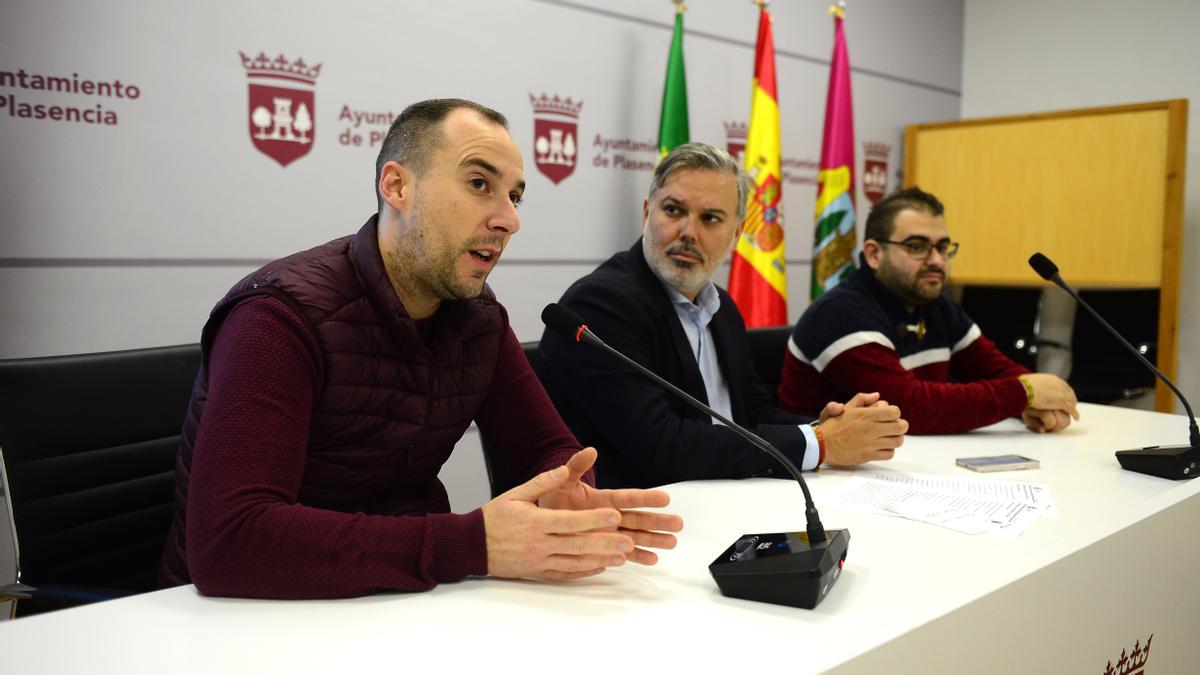 La hermandad de la Pasión de Plasencia explica que cruzará el río en procesión.