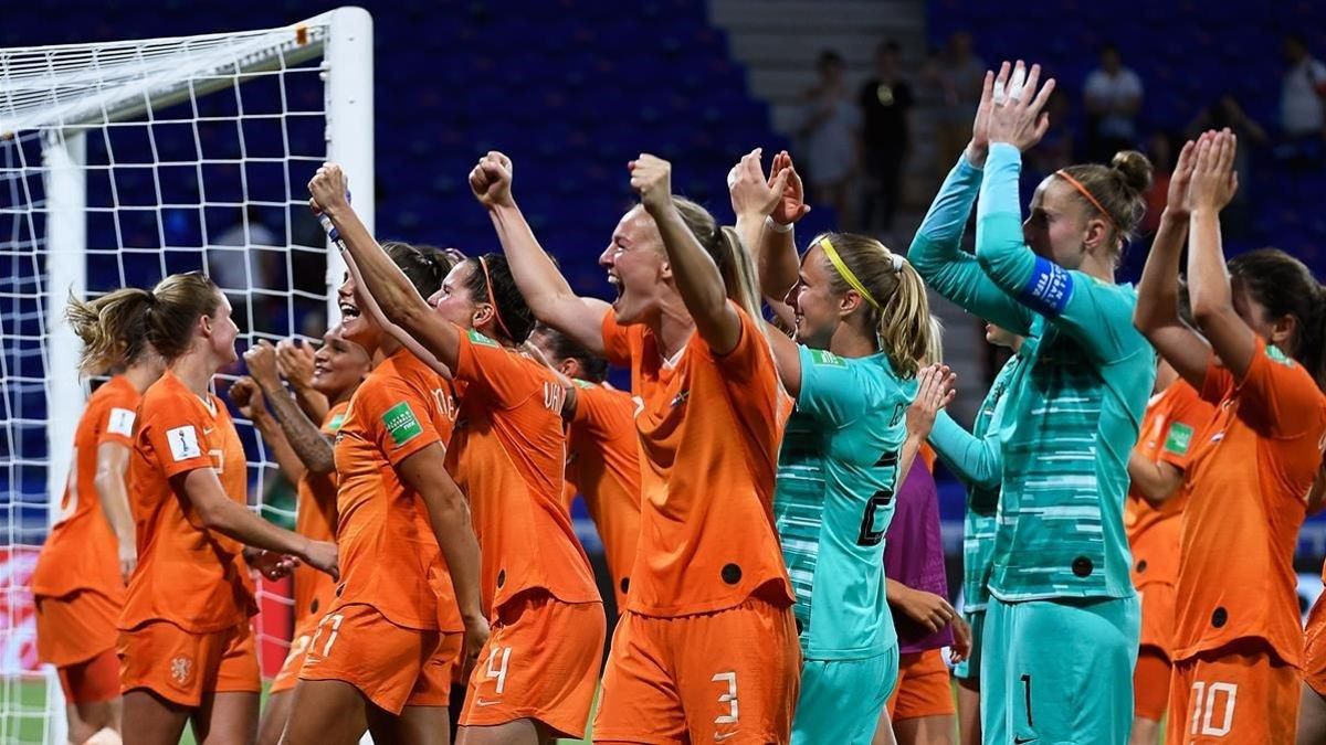 zentauroepp48924868 topshot   netherlands players celebrate after winning the fr190705190230