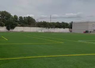 Llíria renueva el césped del campo de fútbol del Canó con una inversión de 325.000 euros