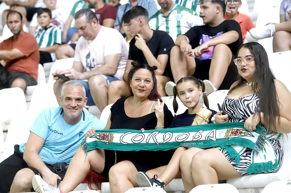 Las imágenes de la afición del Córdoba CF - Rayo Majadahonda