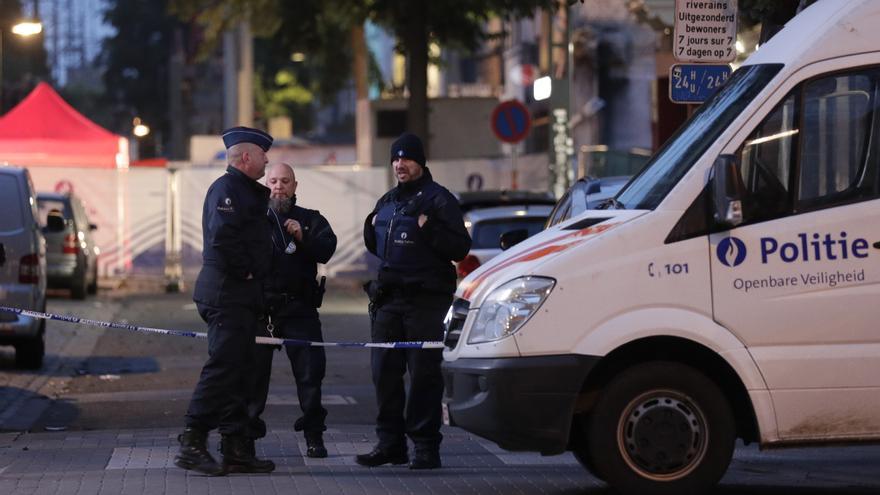 Un hombre mata a un policía y hiere a otro en Bruselas