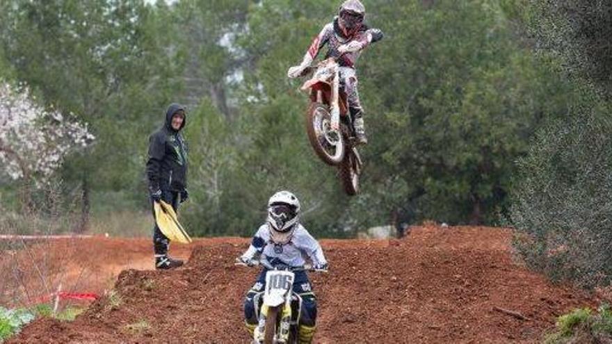 El Trofeo Festes de Santa Eulària ha sido una de las escasas pruebas de motocross celebradas esta temporada.