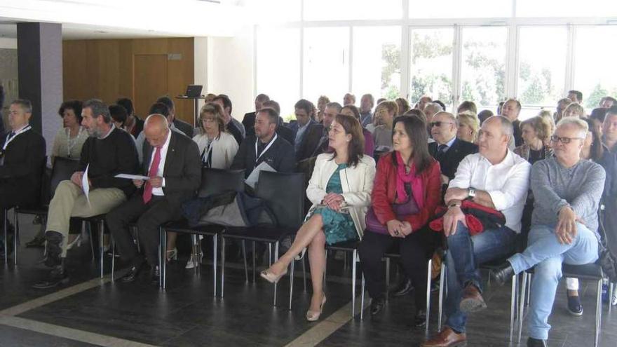 Autoridades y asistentes al congreso provincial del sindicato durante el acto de inauguración.