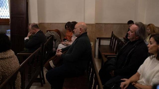 En el primer banco, Alberto Vega Vicente, en el juicio que le condenó a un año de cárcel.