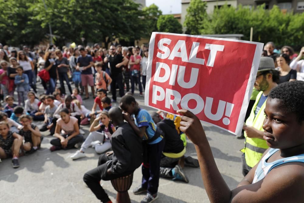 Protesta comunitat educativa a Salt