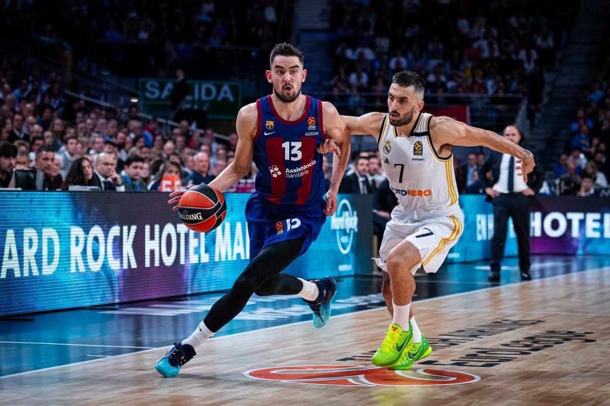 Satoransky, perseguido por Campazzo