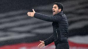 Mikel Arteta empieza a ser cuestionado en el Arsenal