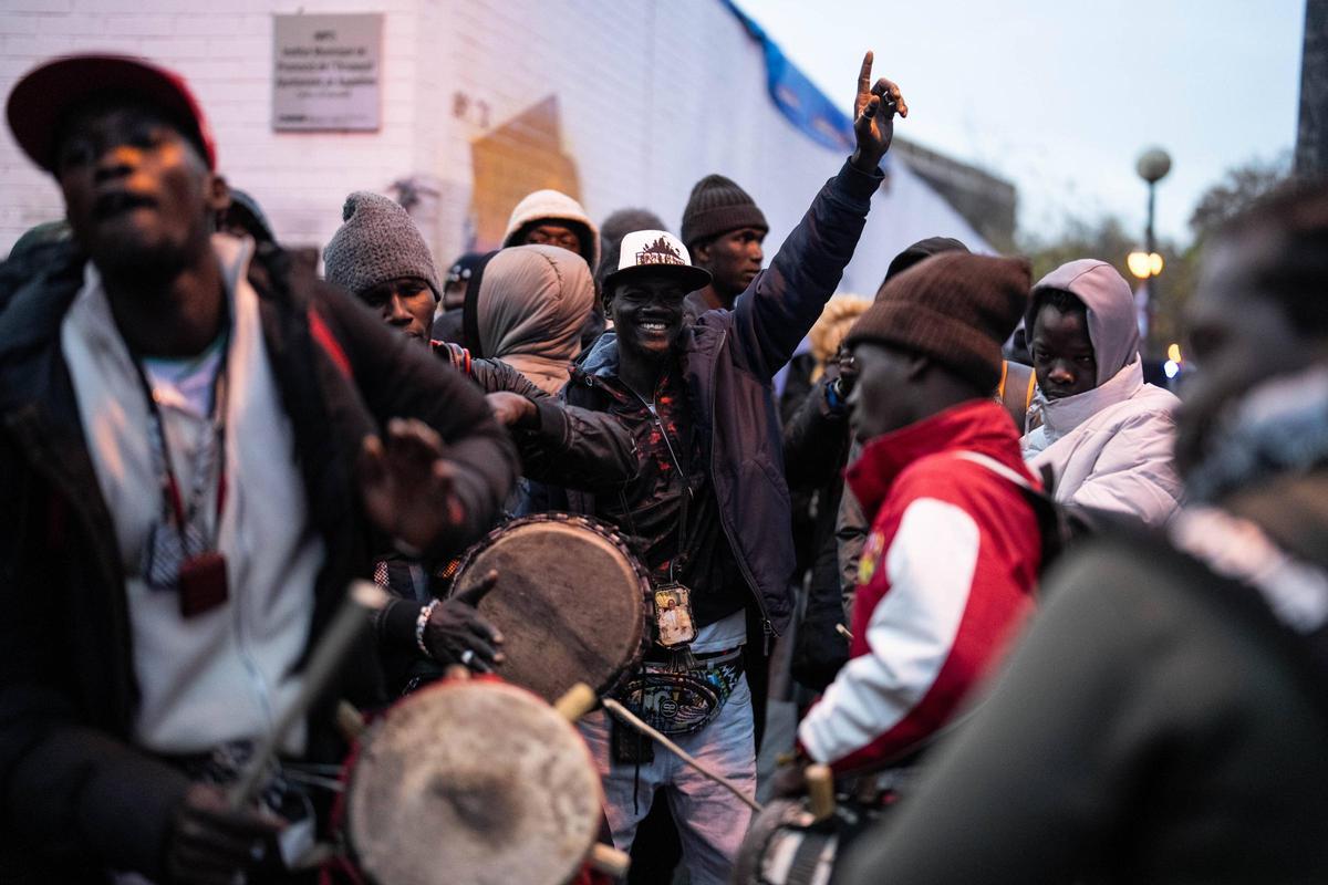 Desalojo del instituto B9 de Badalona