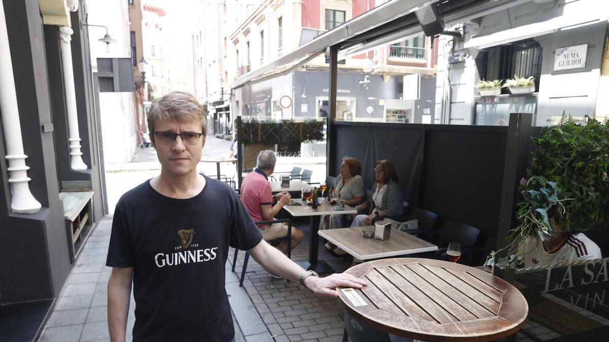 Los hosteleros de Gijón piden "reducir la burocracia y permitir cerramientos estables" en la próxima ordenanza de terrazas
