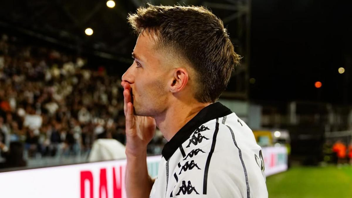 Salva Ferrer se despide de la afición del Spezia