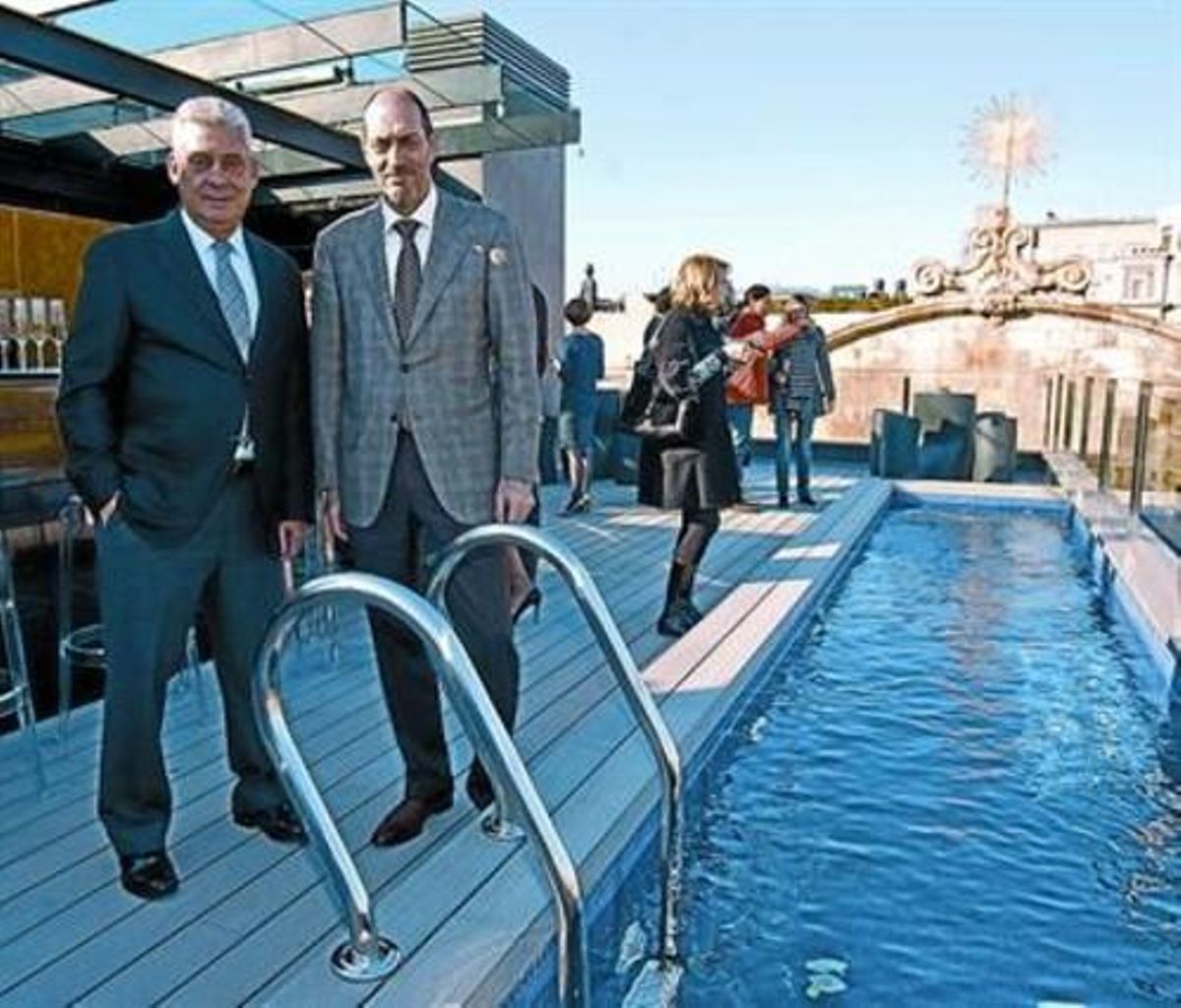 Amb vistesJordi Clos i Joan Oliveras, a la terrassa de l’hotel Bagués, ahir. Amb vistesJordi Clos i Joan Oliveras, a la terrassa de l’hotel Bagués, ahir.