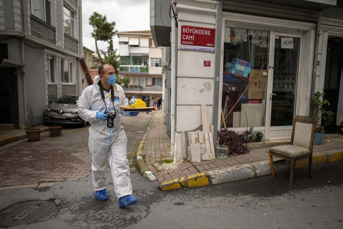 Un tiroteo en una iglesia católica de Estambul deja un muerto