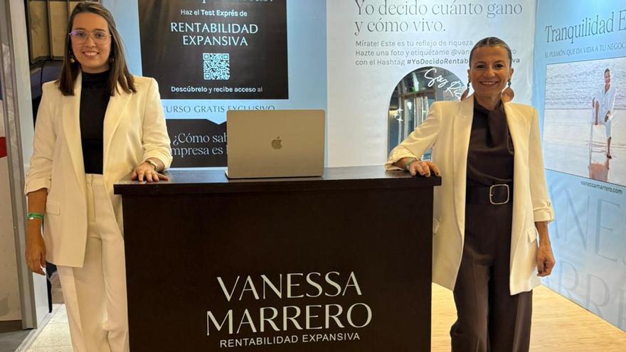 Vanessa Marrero, a la derecha, en el encuentro de emprendedoras en Buenos Aires. |